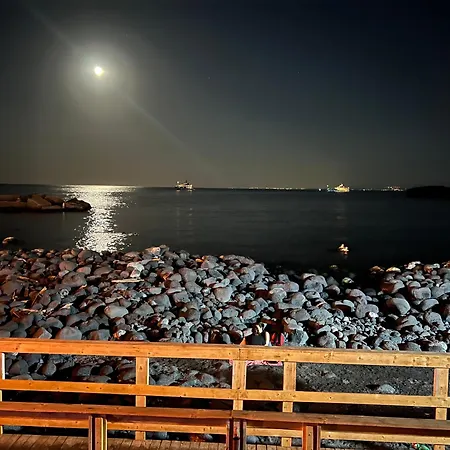Li Cuti House - Lungomare Self Check-in بيت للعطل *