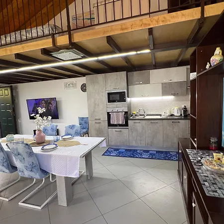 Li Cuti House - Lungomare Self Check-in بيت للعطل